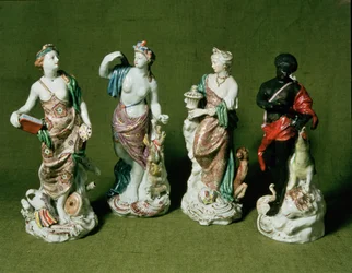 Figurines en porcelaine de Plymouth des Quatre Continents produites sous William Cookworthy à partir de moules de Longton Hall, vers 1770